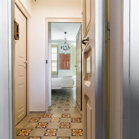 Madhaus * Cagliari
